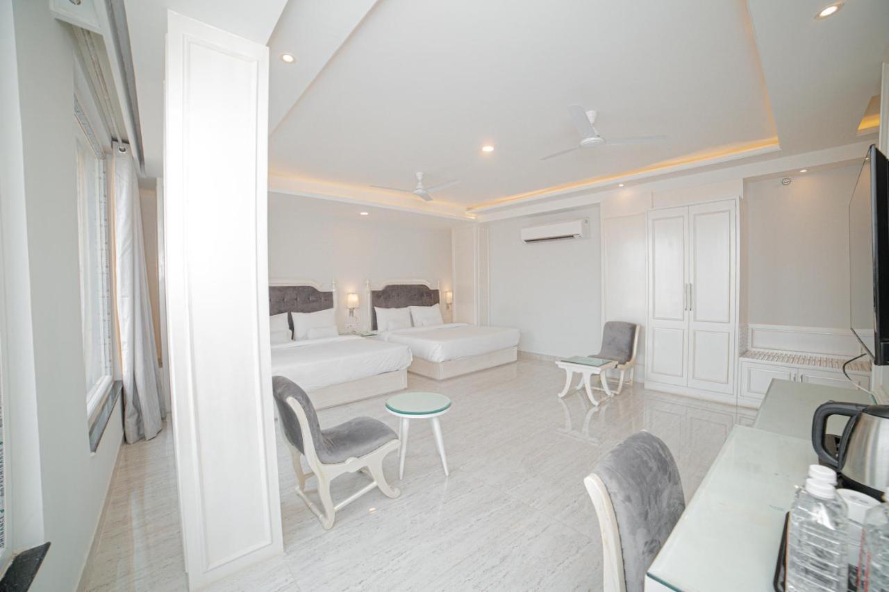 Pearl Courtyard Hotel Benares Buitenkant foto