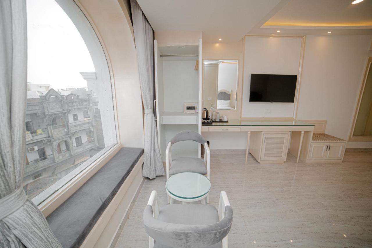 Pearl Courtyard Hotel Benares Buitenkant foto