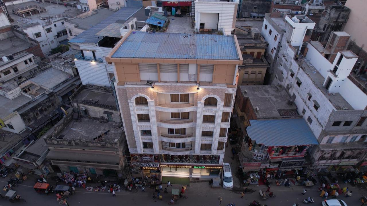 Pearl Courtyard Hotel Benares Buitenkant foto