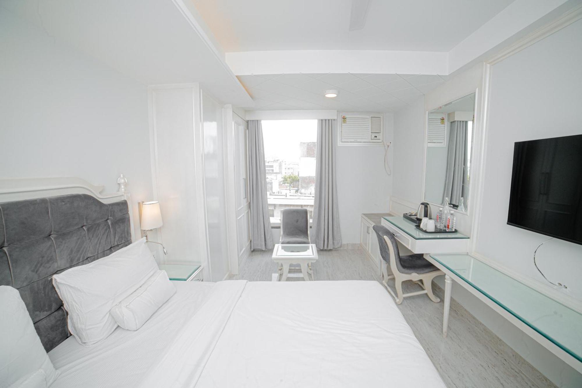 Pearl Courtyard Hotel Benares Buitenkant foto