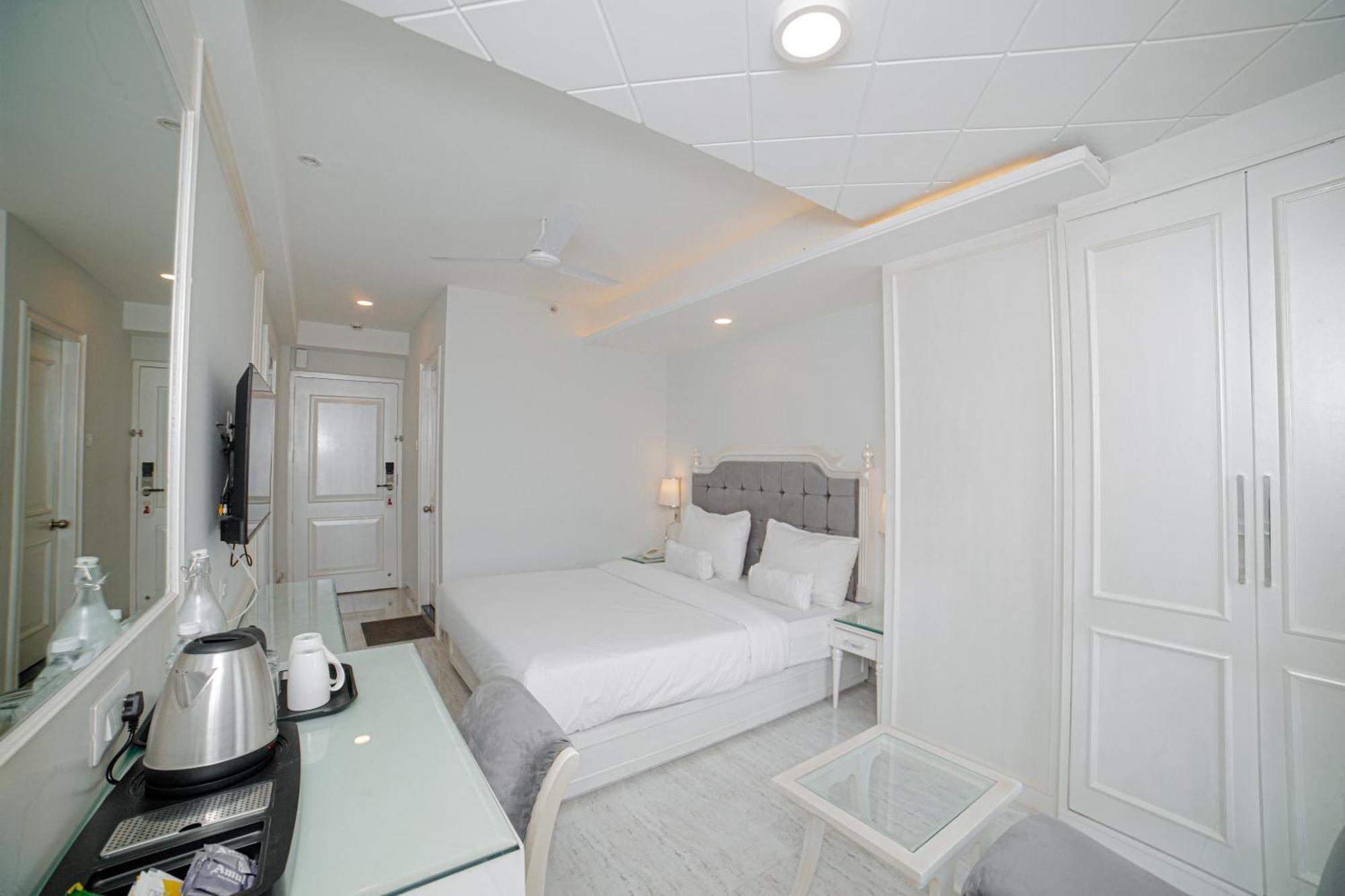 Pearl Courtyard Hotel Benares Buitenkant foto