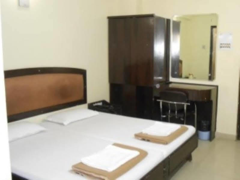 Pearl Courtyard Hotel Benares Buitenkant foto